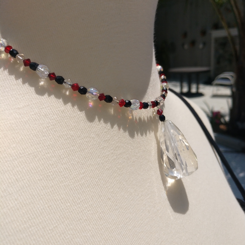 RED&BLACK Necklace of crystals on flexible wire with 2" Clear Crystal drop